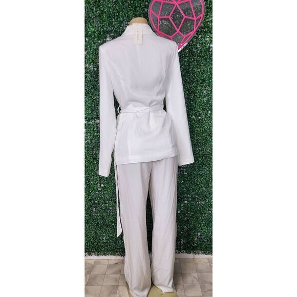 Angela Bassett 2 piece satin suit - Picture 7 of 8